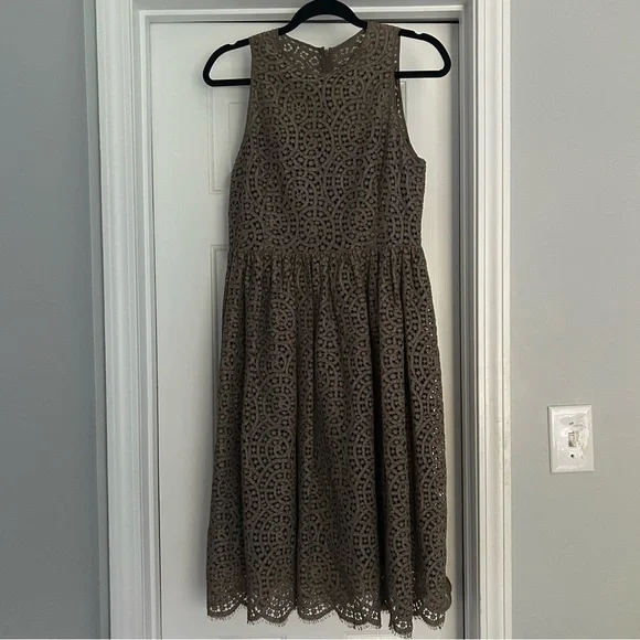 NEW Peter Cohen Elegant Eyelet Lace Sleeveless Dress - Olive Green 100% cotton - Picture 3 of 14
